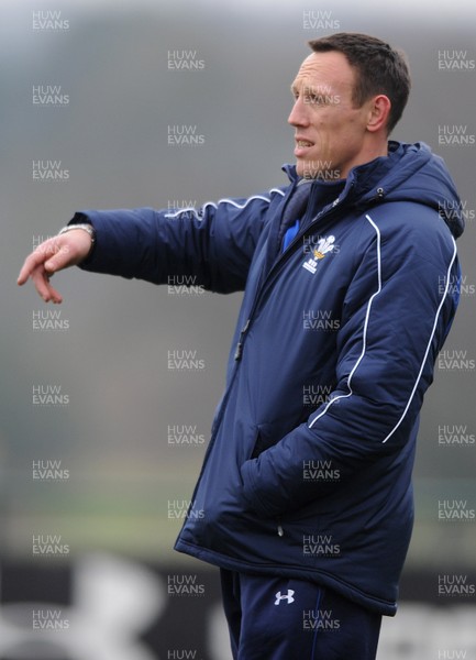 31.01.11 - Wales Rugby Training - Wales under 20 team manager Mark Taylor during training. 
