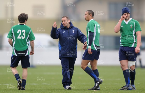 31.01.11 - Wales Rugby Training - Wales under 20 head coach Darren Edwards during training. 