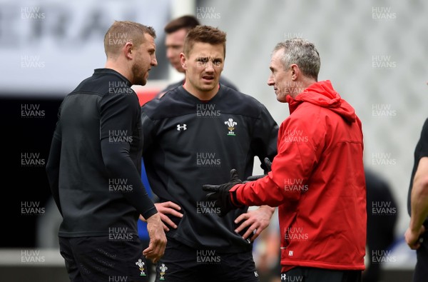 310119 - Wales Rugby Training - Hadleigh Parkes, Jonathan Davies and Rob Howley during training