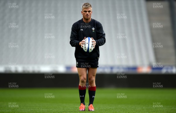310119 - Wales Rugby Training - Gareth Anscombe during training