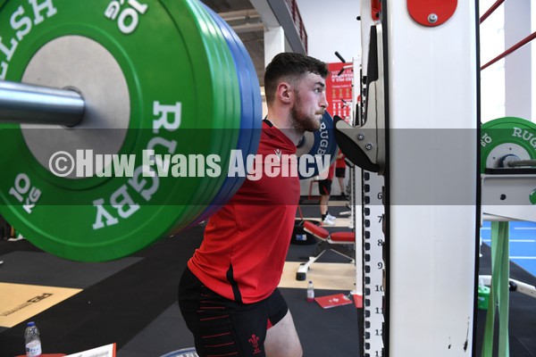 310122 - Wales Rugby Training - James Ratti during a gym session