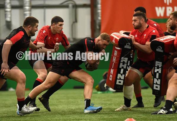 310122 - Wales Rugby Training - Ross Moriarty during training