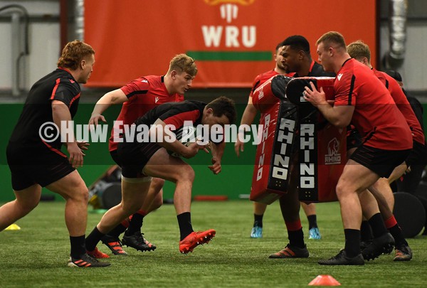 310122 - Wales Rugby Training - Ryan Elias during training