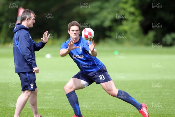 31.05.11 Wales rugby Training... Rob Howley and George North... 