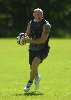 31.07.07 - Wales Rugby Training - Gareth Thomas during training 
