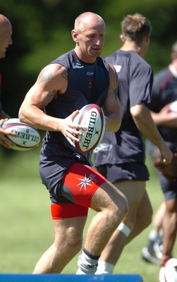 31.07.07 - Wales Rugby Press Conference - Wales Captain, Gareth Thomas in action during training as he shows off his new range of training shorts 