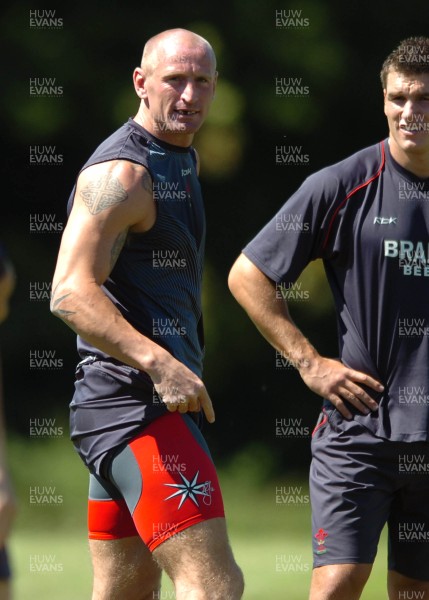 31.07.07 - Wales Rugby Press Conference - Wales Captain, Gareth Thomas in action during training as he shows off his new range of training shorts 