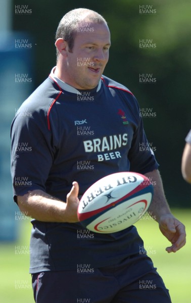 31.07.07 - Wales Rugby Press Conference - Iestyn Thomas during training 