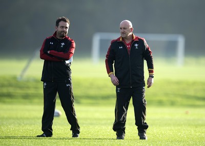 311016 - Wales Rugby Training -Matt Sherratt and Shaun Edwards during training