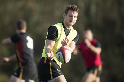 311016 - Wales Rugby Training -Dan Biggar during training