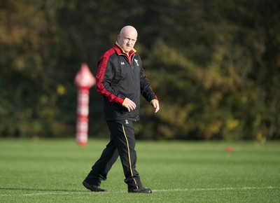 311016 - Wales Rugby Training -Shaun Edwards during training