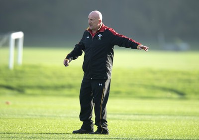 311016 - Wales Rugby Training -Shaun Edwards during training