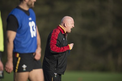 311016 - Wales Rugby Training -Shaun Edwards during training