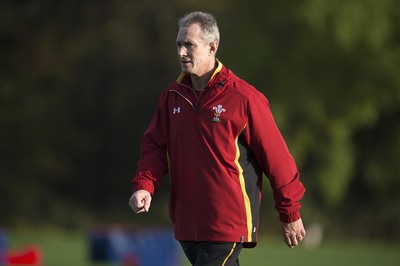 311016 - Wales Rugby Training -Rob Howley during training