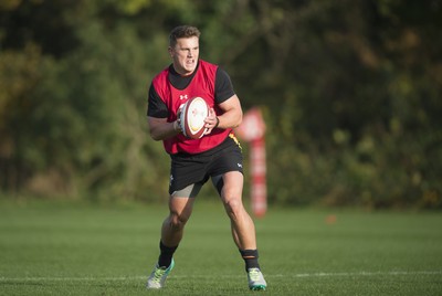 311016 - Wales Rugby Training -Jonathan Davies during training