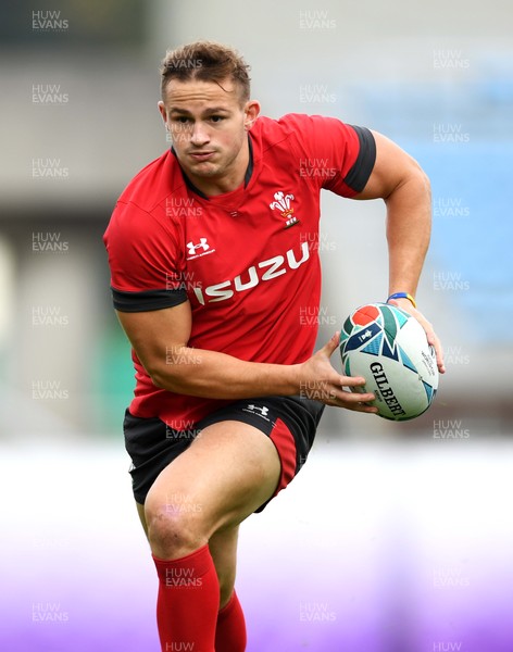 311019 - Wales Rugby Training - Hallam Amos during training