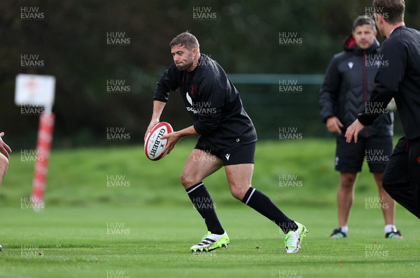 311023 - Wales Rugby Training in the week leading up to their game against the Barbarians - Leigh Halfpenny during training