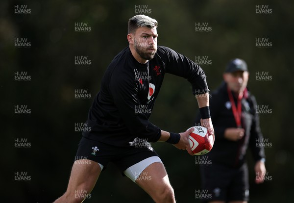 311023 - Wales Rugby Training in the week leading up to their game against the Barbarians - Johnny Williams during training