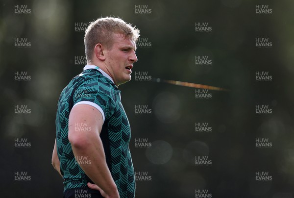 311023 - Wales Rugby Training in the week leading up to their game against the Barbarians - Jac Morgan during training