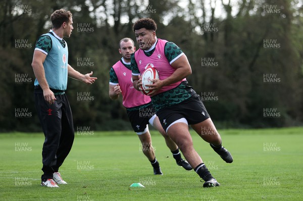 311023 - Wales Rugby Training in the week leading up to their game against the Barbarians - Leon Brown during training