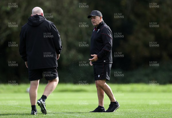 311023 - Wales Rugby Training in the week leading up to their game against the Barbarians - Head Coach Warren Gatland during training