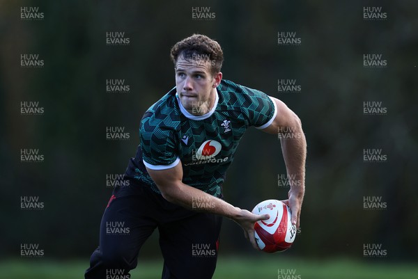 311023 - Wales Rugby Training in the week leading up to their game against the Barbarians - Kieran Hardy during training