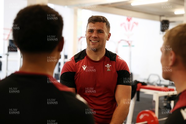 311023 - Wales Rugby Training in the week leading up to their game against the Barbarians - Mason Grady during training