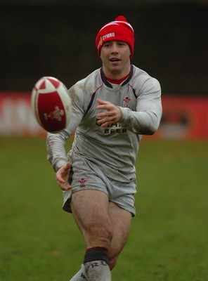 14.11.06 - Wales Rugby Training - Gareth Cooper enjoys training in his Children in Need bobble hat 