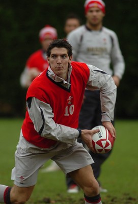 14.11.06 - Wales Rugby Training - James Hook during training 