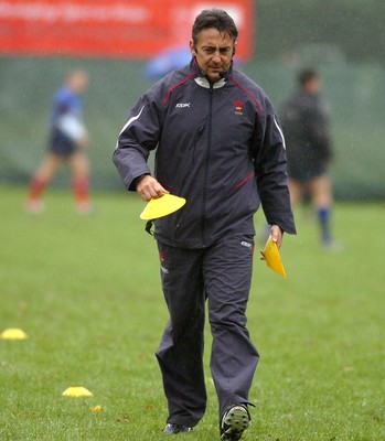 14.11.06 - Wales Rugby Press Conf. - Nigel Davies during training 