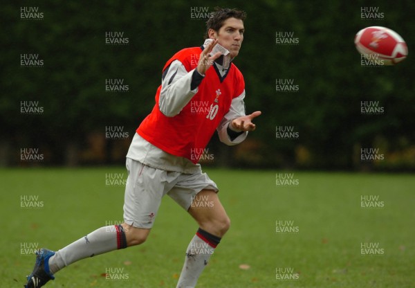 14.11.06 - Wales Rugby Training - James Hook during training 