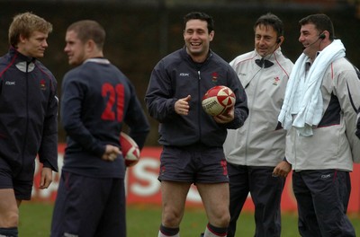 22.11.06 - Wales Rugby Training - Stephen Jones during training 