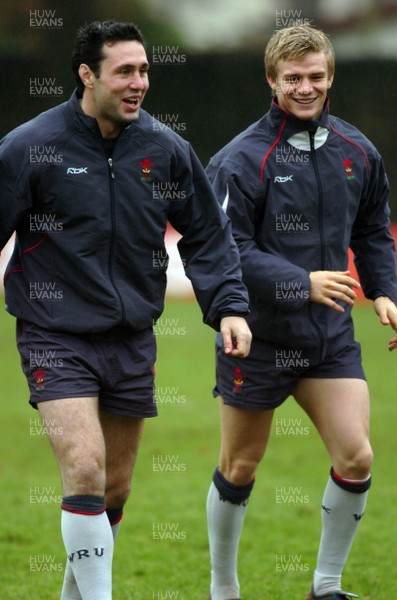 22.11.06 - Wales Rugby Training - Stephen Jones and Dwayne Peel(R) during training 
