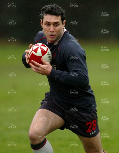 22.11.06 - Wales Rugby Training - Wales Captain, Stephen Jones during training 