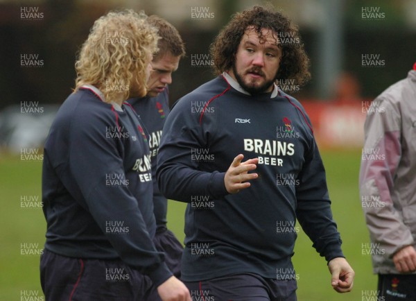 22.11.06 - Wales Rugby Training - Adam Jones(R) and Duncan Jones during training 