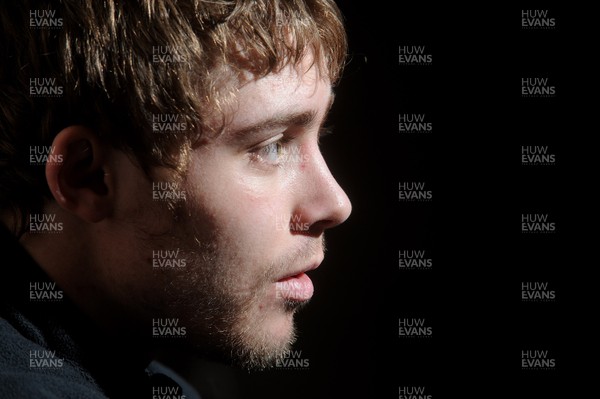 03.03.10 - Wales Rugby Training and Press Conference - Leigh Halfpenny talks to reporters. 
