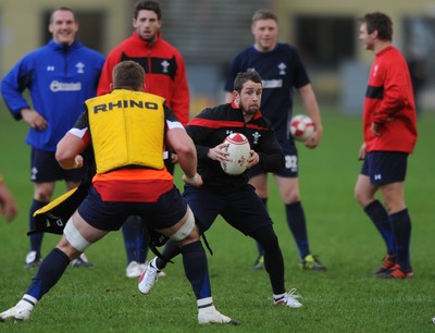 29.11.11 - Wales Rugby Training  Shane Williams during training. 