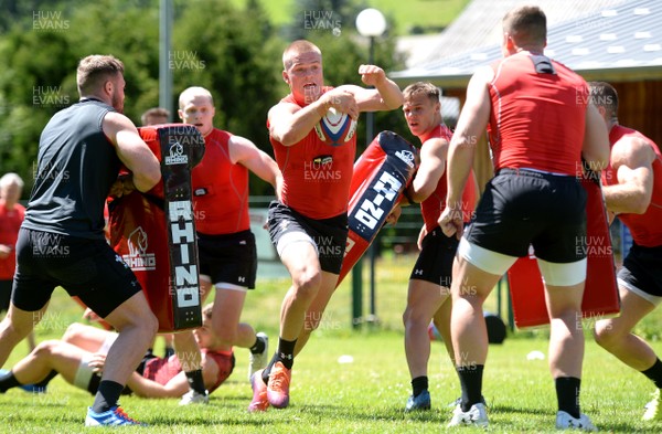 170719 - Wales Rugby World Cup Training Camp in Fiesch, Switzerland - Gareth Anscombe during training
