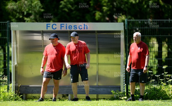 170719 - Wales Rugby World Cup Training Camp in Fiesch, Switzerland - Robin McBryde, Neil Jenkins and Warren Gatland during training