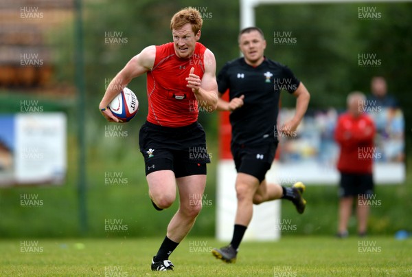 180719 - Wales Rugby World Cup Training Camp in Fiesch, Switzerland - Rhys Patchell during training
