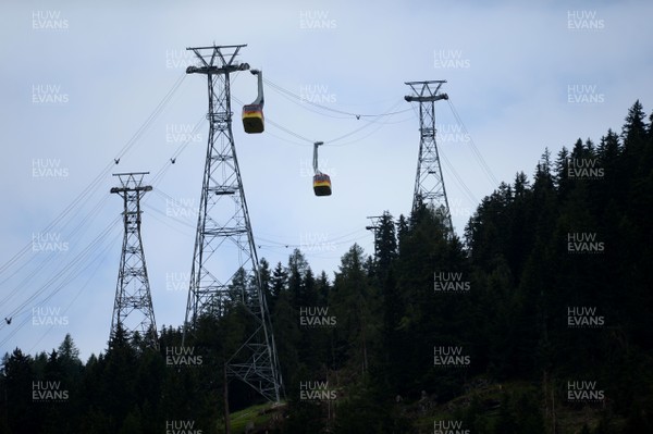 180719 - Wales Rugby World Cup Training Camp in Fiesch, Switzerland - Cable Car during training