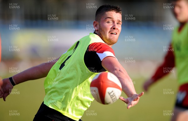 311012 - Wales Rugby Training Camp in Poland -Tavis Knoyle during training