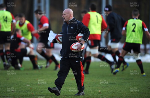 311012 - Wales Rugby Training Camp in Poland -Defence coach Shaun Edwards during training