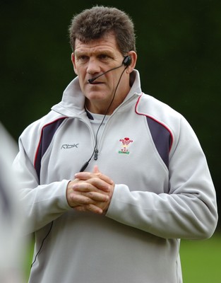 31.10.06  Wales rugby training, Cardiff  Wales coach Gareth Jenkins.  