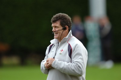 31.10.06  Wales rugby training, Cardiff  Wales coach Gareth Jenkins.  