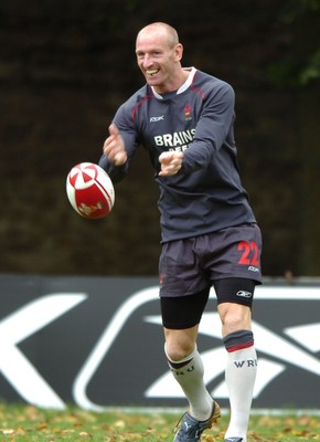 31.10.06  Wales rugby training, Cardiff  Former Wales captain Gareth Thomas.  