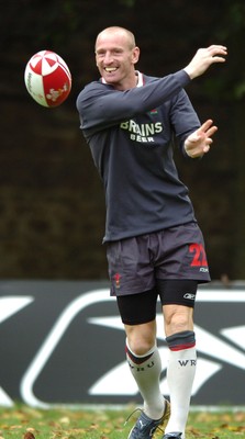 31.10.06  Wales rugby training, Cardiff  Former Wales captain Gareth Thomas.  