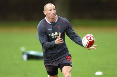 31.10.06  Wales rugby training, Cardiff  Former Wales captain Gareth Thomas.  