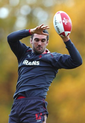 31.10.06  Wales rugby training, Cardiff  Wales Jonathan Thomas    