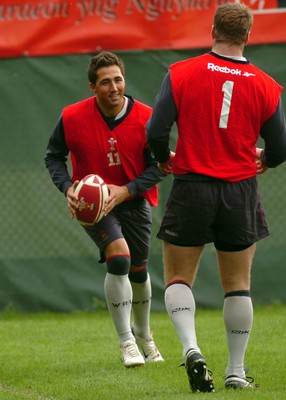 31.10.06 - WALES RUGBY Gavin Henson takes part in a training session ahead of his sides clash against Australia 